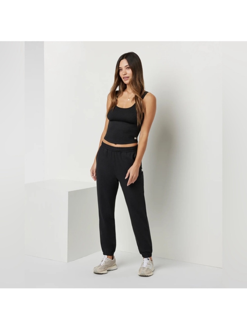 Vuori Boyfriend Sweatpant/Jogger in Black Heather, Size XS